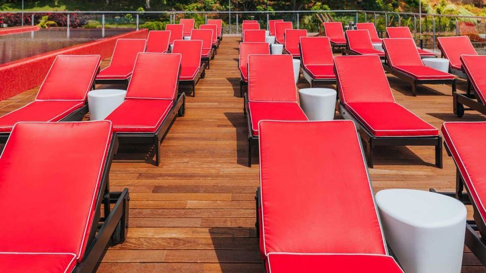 pestana-cr7-funchal-pool-07-636047181174375926-e1469302502102