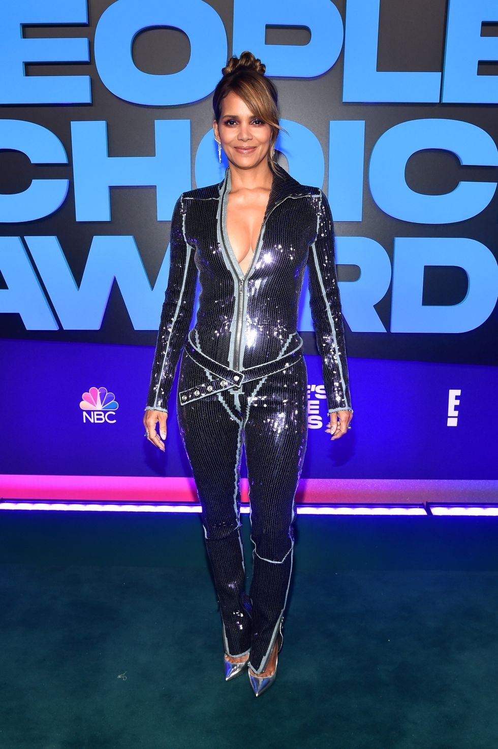 pictured halle berry arrives to the 2021 peoples choice news photo 1638928579