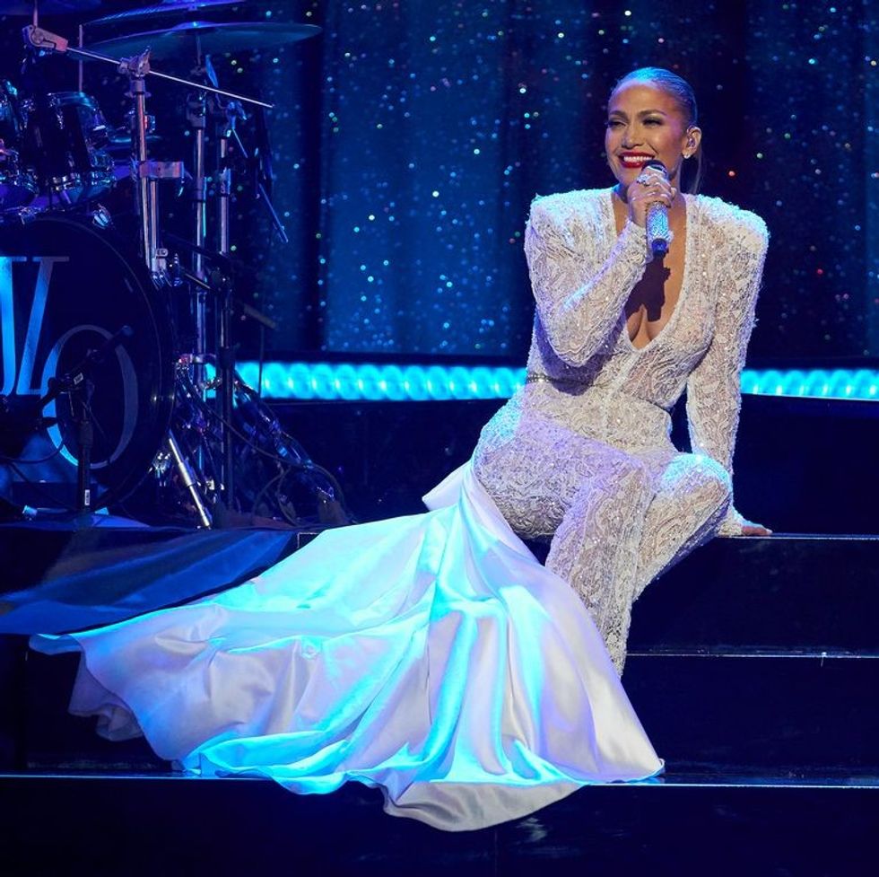 pictured jennifer lopez rehearses for nbcs new years eve news photo 1075227182 1563219582