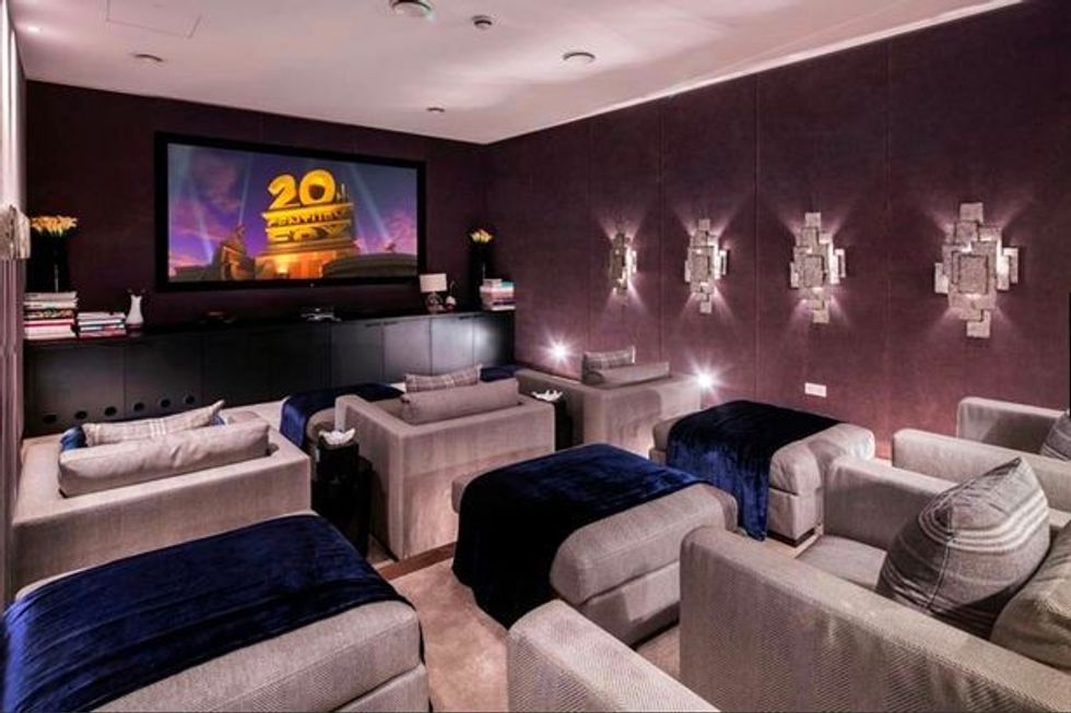 Pierre Emerick Aubameyang is house hunting and has his eyes on this amazing £16m mansion 1