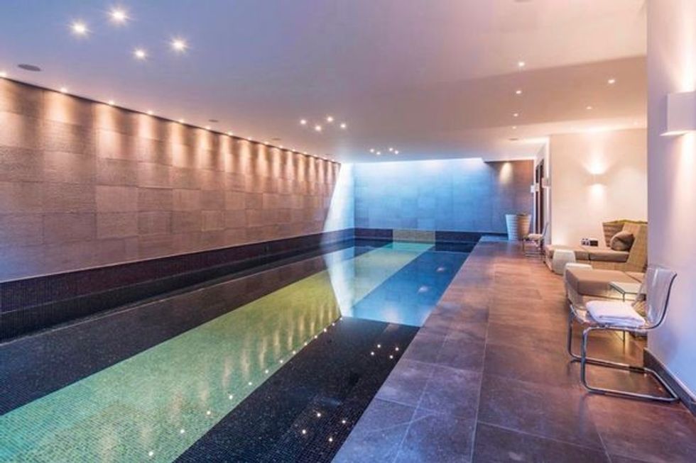 Pierre Emerick Aubameyang is house hunting and has his eyes on this amazing £16m mansion 5