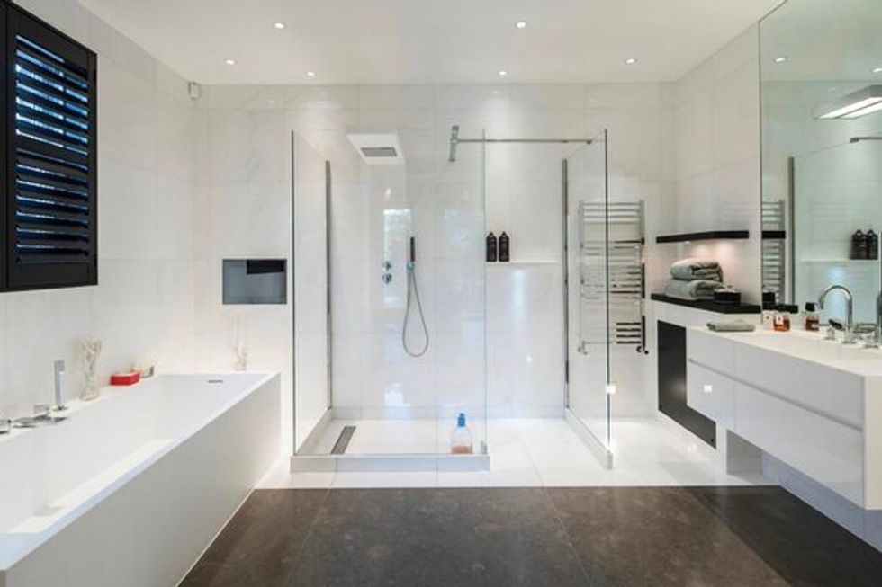 Pierre Emerick Aubameyang is house hunting and has his eyes on this amazing £16m mansion 7