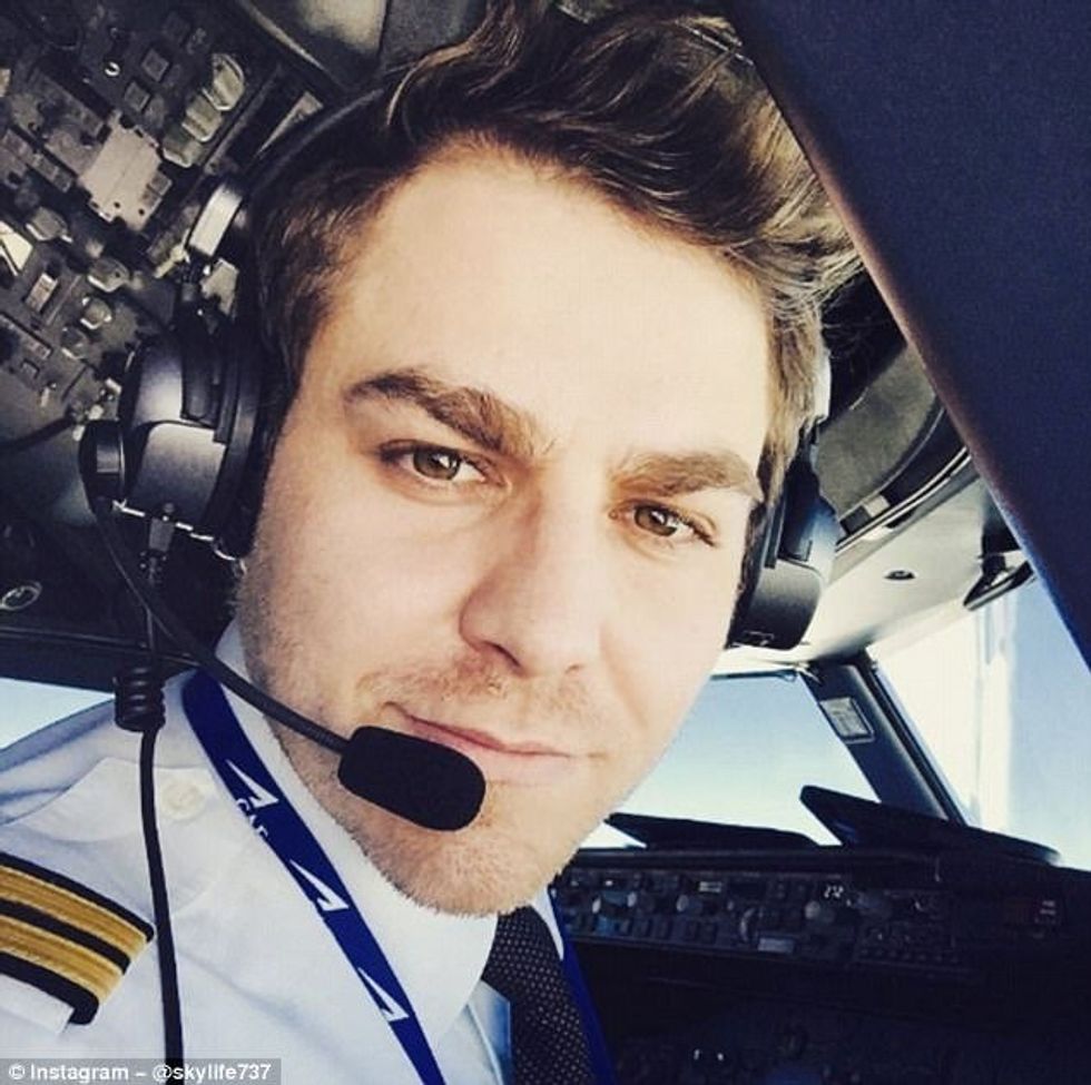 Pilotët që kanë mijëra ndjekës në rrjetin social shkaku i dukjes së bukur foto 3