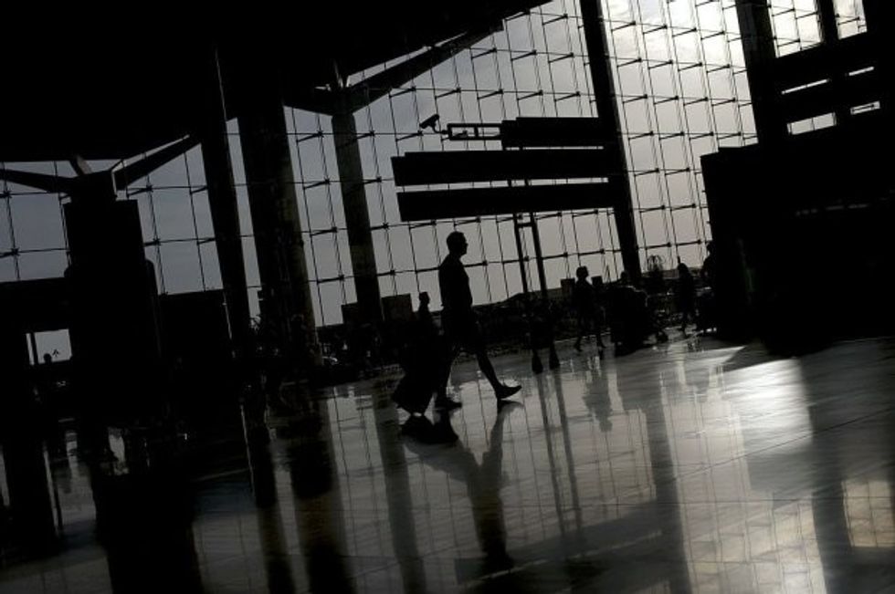 Piloti pyeti udhëtarët nëse duan të vazhdojnë me motor të dëmtuar apo të kthehen foto 2