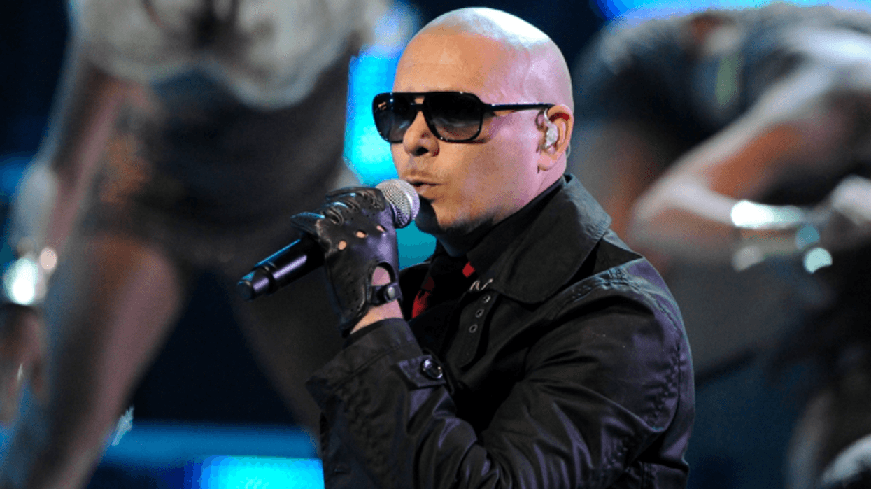 Nga jeta e vështirë në famë globale: Pitbull feston ditëlindjen e 45-të