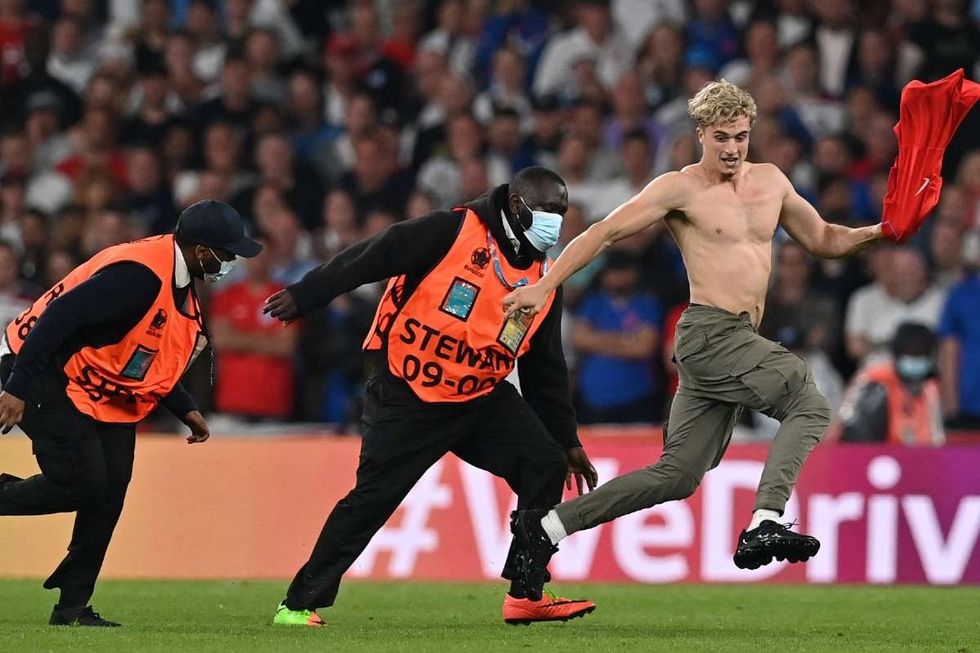 pitch invader italy vs england wembley euro 2020 final ewey7aj7pq4315w4eyq7m8hc2