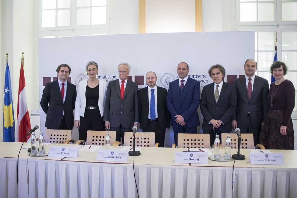 Pjesemarrje ne konferencen 10 years of Diplomatic 130418