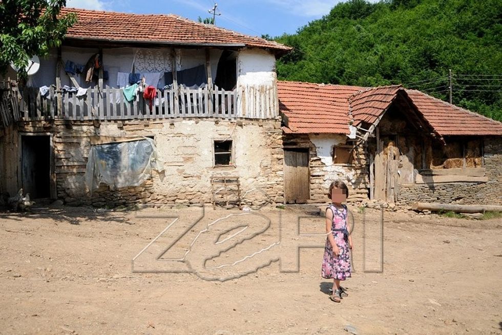 Podujeve fshati Brece familja e Hakif Falziu copy1498287066