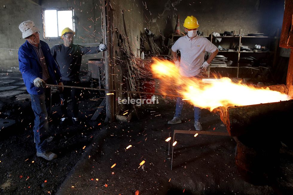 Policia e Kosoves ben shkaterrimin e armeve te cilat jane konfiskuar foto Ridvan Slivova 28