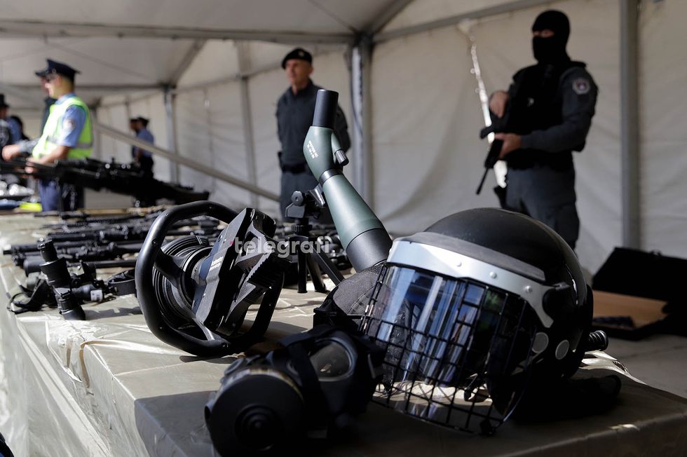 Policia e Kosoves i ekspozon me rastin e 24 vjetorit te themelimit foto Ridvan Slivova 41