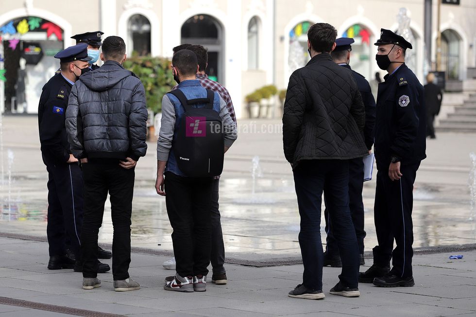 policia gjobat kontrolli per maska pandemia covid19 foto Ridvan Slivova 4 1