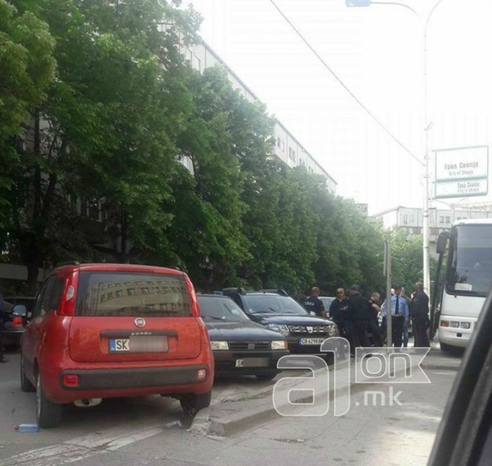 Policia para Kuvendit 28 prill 1