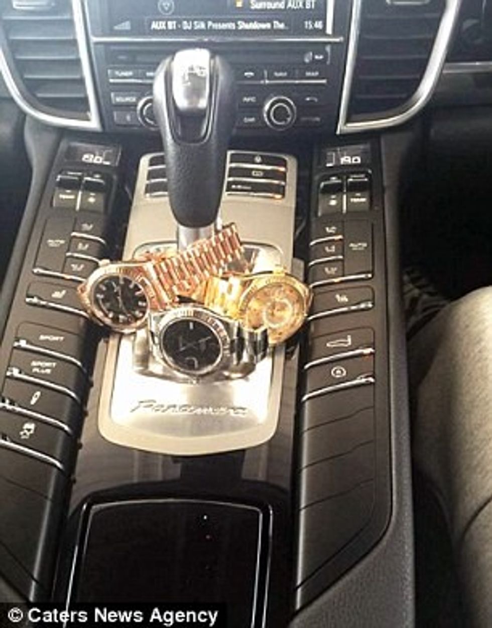 Policia zbulon shitësin e drogës qe lavderohej me luks ne rrjete sociale foto 8