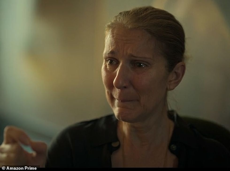 Por, siç do ta dijë kushdo që ndoqi dokumentarin ¿I Am: Celine Dion¿, edhe kur shëndeti i Celine e la atë të përpiqej të lëvizte dhe madje të këndonte, ylli refuzoi të hiqte dorë.