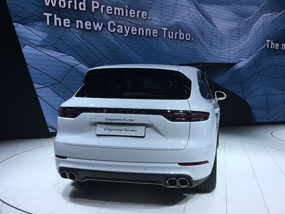 Porsche Cayenne Turbo është rival i fortë për makinat SUV foto 3