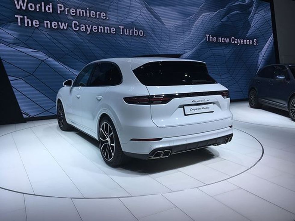 Porsche Cayenne Turbo është rival i fortë për makinat SUV foto 5