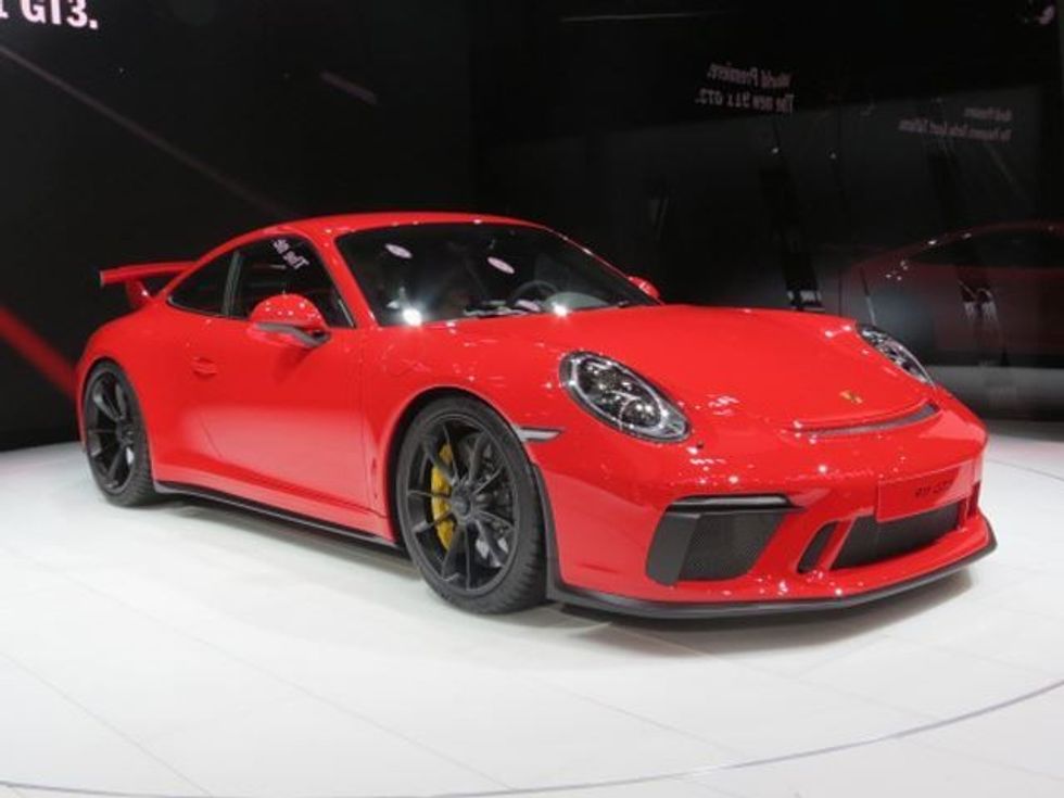 Porsche krijon e sistemin e vet vozitjes ne nivelin e shofereve te garave foto 2