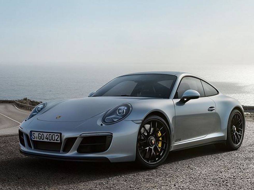 Porsche lanson pesë modele për tregun kinez foto 6