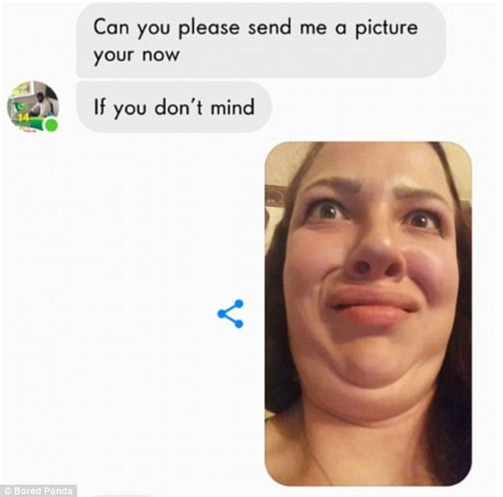 Pranuan imazhe të çuditshme pasi kerkuan ti shohin bashkebisedueset e zhveshura foto 4