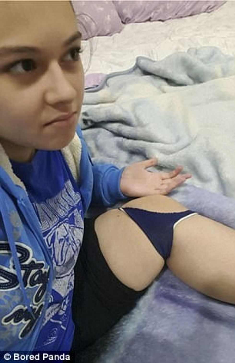 Pranuan imazhe të çuditshme pasi kerkuan ti shohin bashkebisedueset e zhveshura foto 7