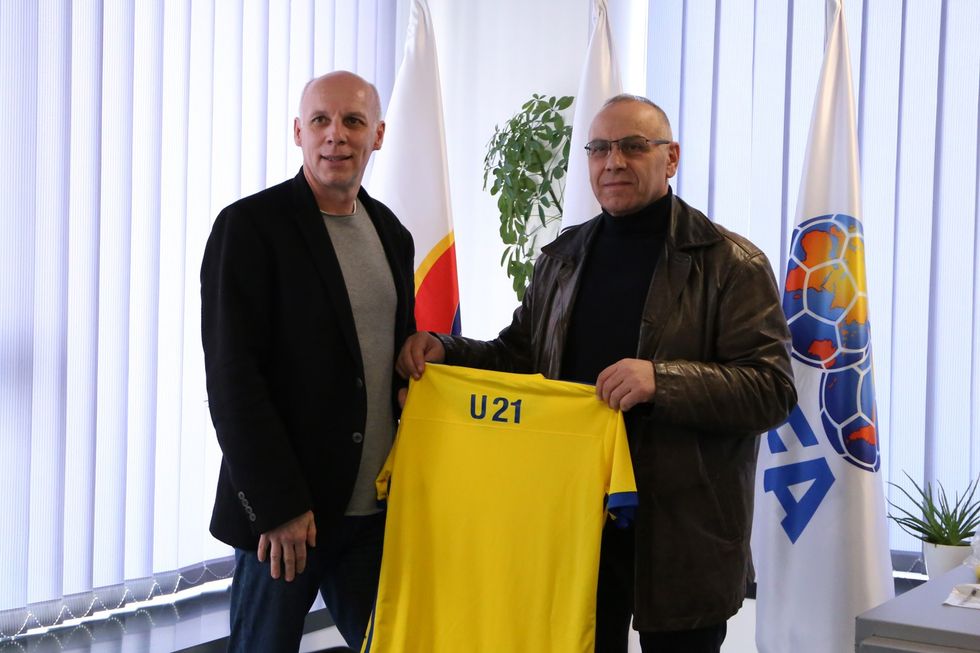 presidenti ademi nees