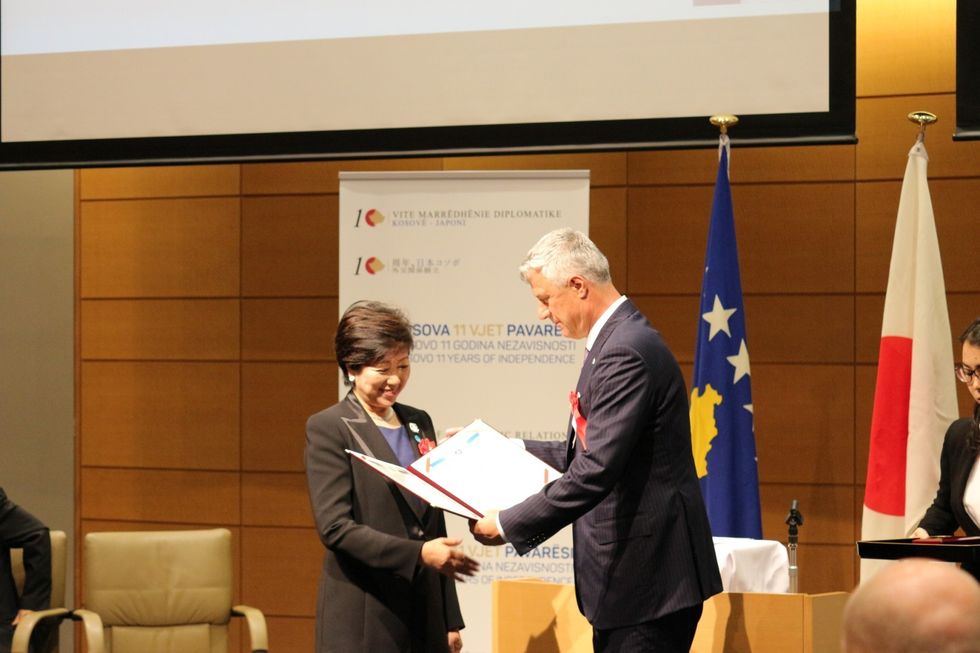 Presidenti Thaçi dekoroi miqtë japonezë që promovuan Kosovën 6