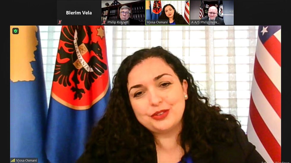 Presidentja Osmani bisedoi me ndihmes Sekretarin e Shtetit te SHBA ve Philip Reeker 2