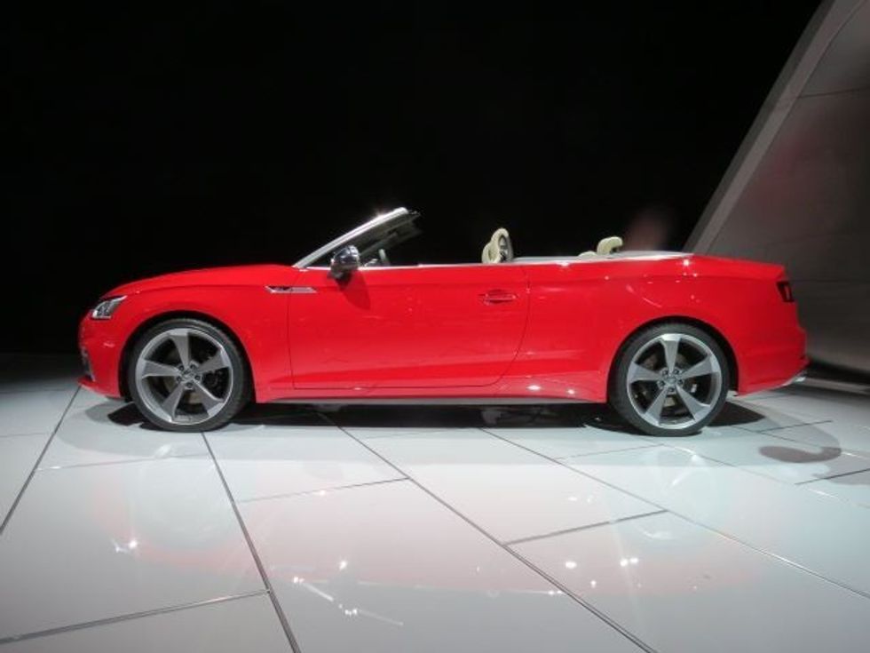 Prezantohen para publikut Audi A5 dhe S5 cabriolet foto 3