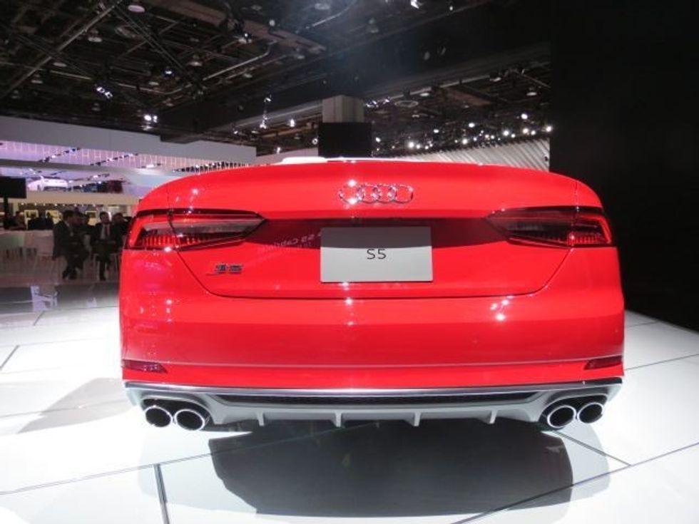 Prezantohen para publikut Audi A5 dhe S5 cabriolet foto 5