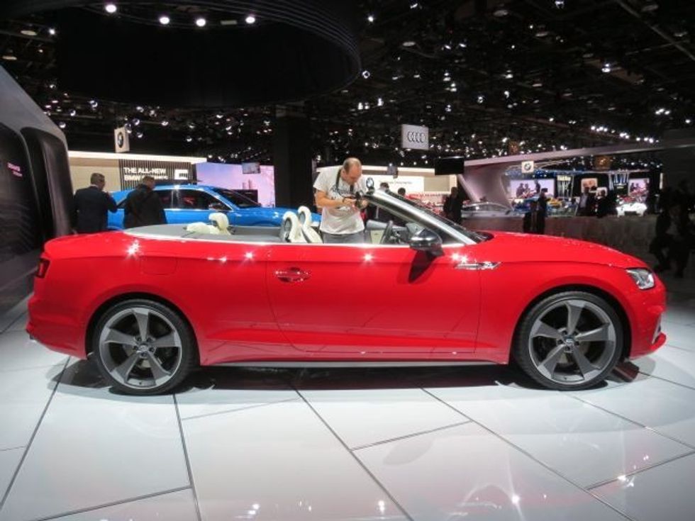 Prezantohen para publikut Audi A5 dhe S5 cabriolet foto 7