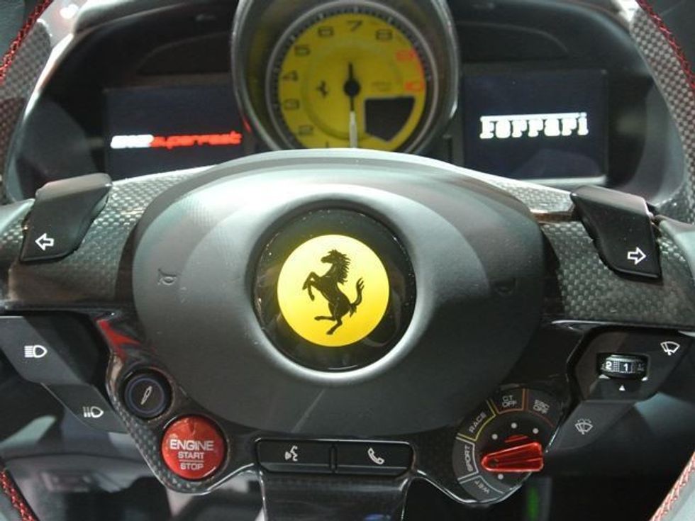 Prezantohet Ferrari 812 elegant dhe shume i shpejte foto 5