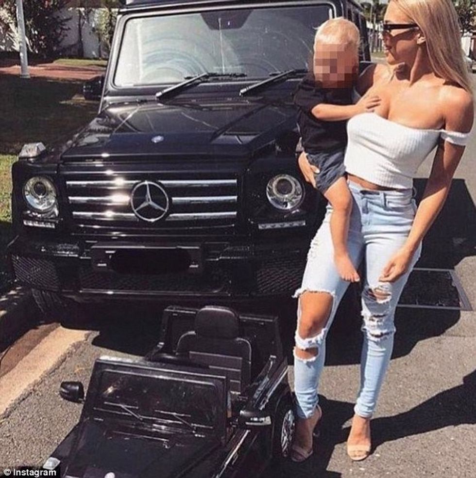 Prindërit e pasur në Instagram tregojne jeten luksoze me shpenzime enorme foto 2