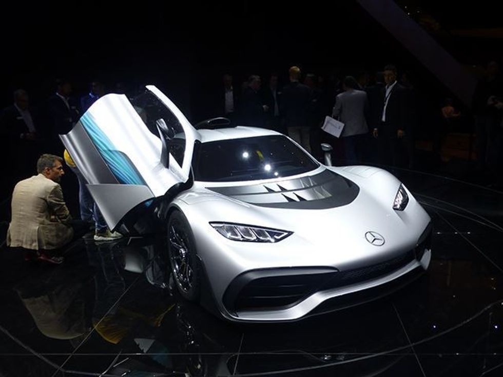 Pritjes i vjen fundi Mercedes lanson me ne fund AMG Project One foto 3