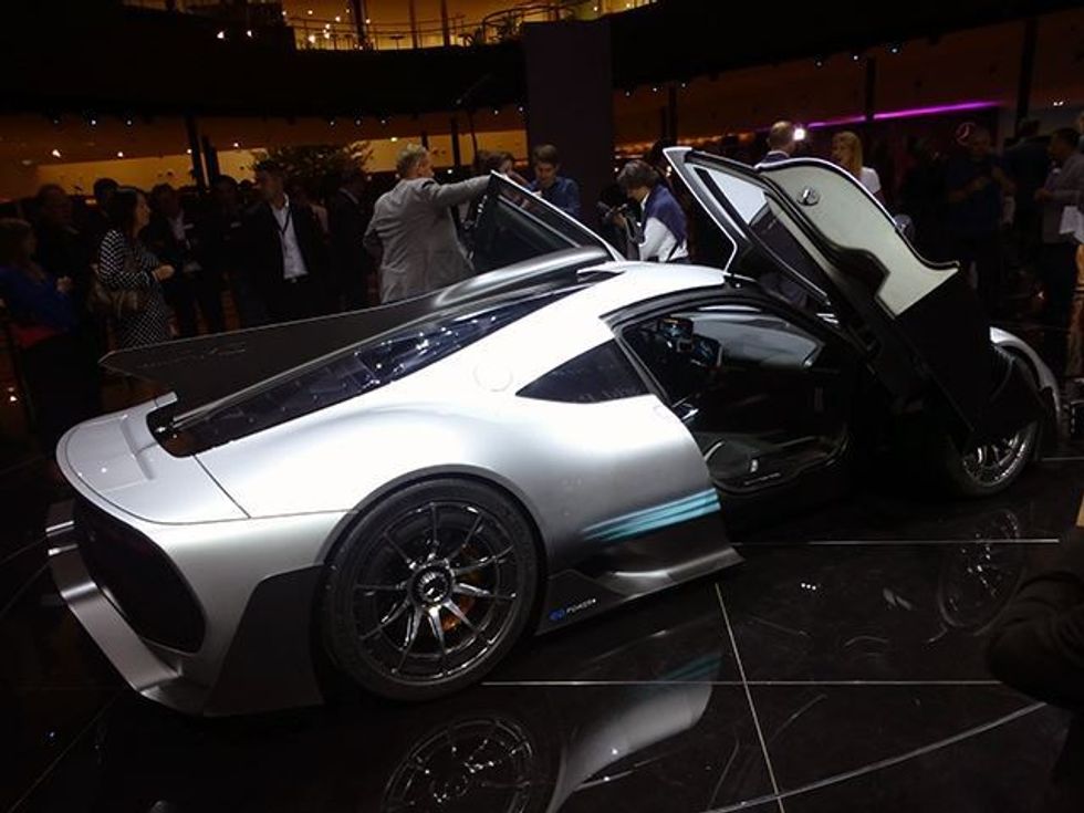 Pritjes i vjen fundi Mercedes lanson me ne fund AMG Project One foto 5