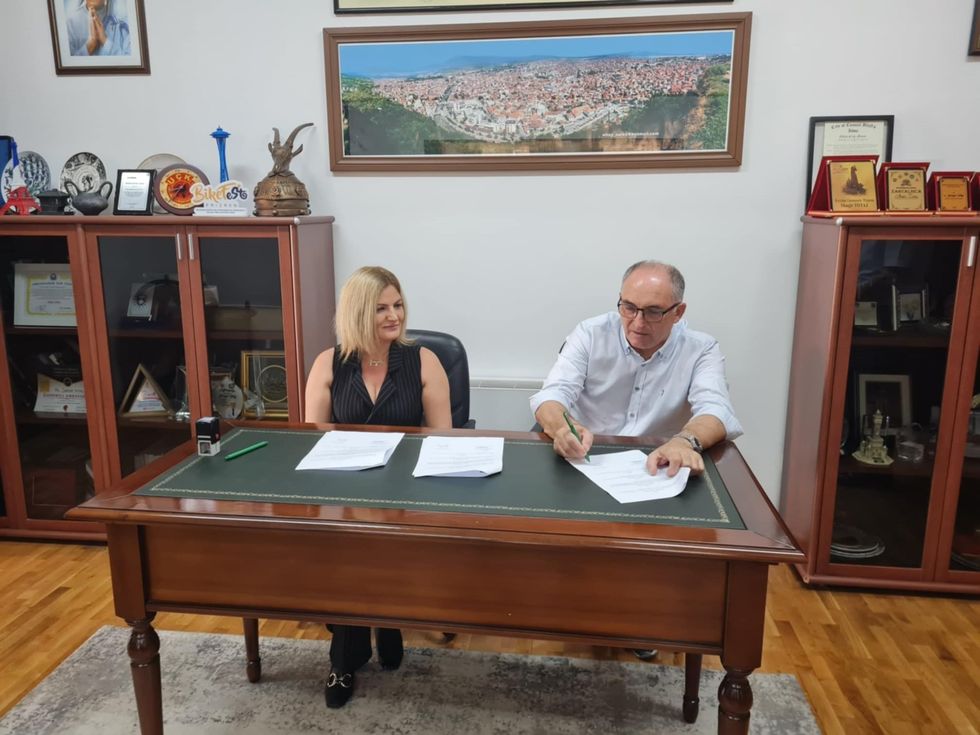 Prizren Shaqir Totaj nenshkrimi i kontrates subvencionet sociale