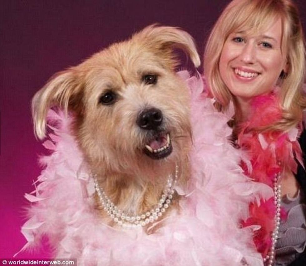 Pronarët pozojnë krenarë me kafshët e tyre fotografite qesharake bejne xhiro ne internet foto 6