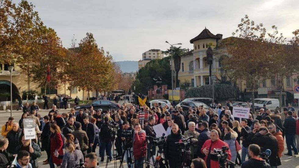 protesa antishpifje2