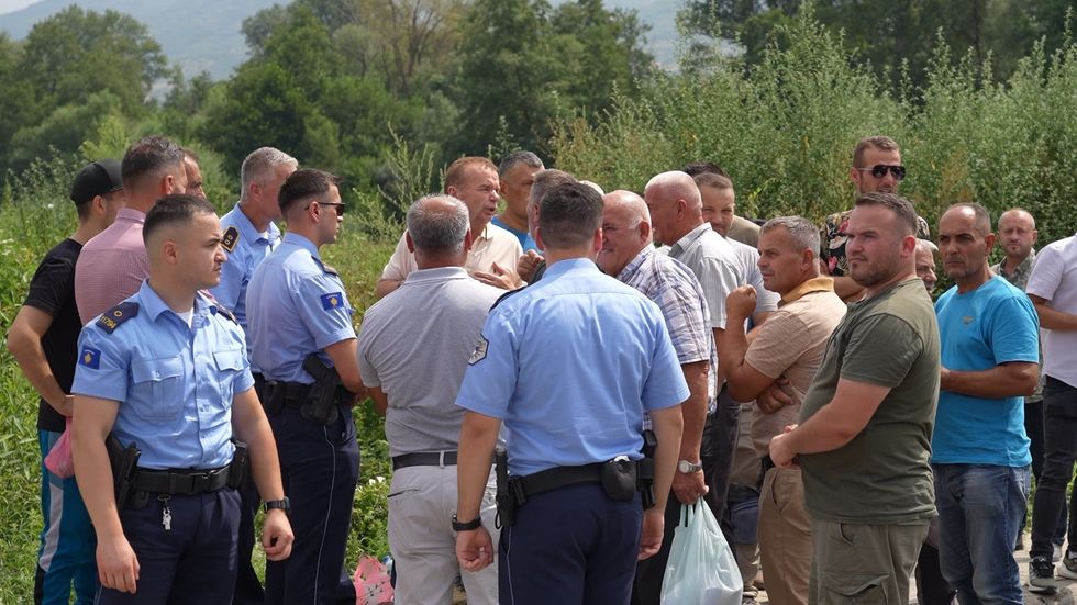 protesta hoce e qytetit shpronesimi3