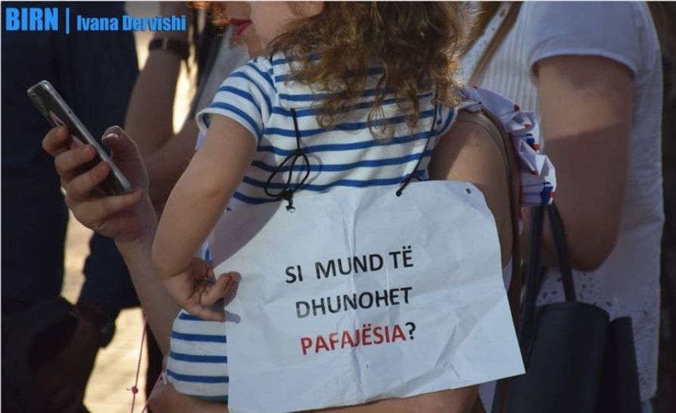 protesta ivana dervishi