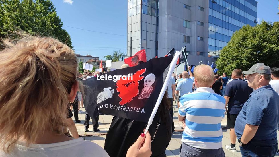 protesta kurti 4 tlg