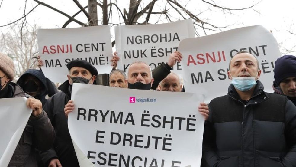 protesta rryma 1