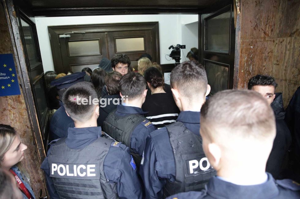 protestapararektoratit2 1