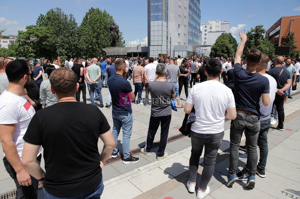 Proteste e pronarve te restoranteve dhe kengetare foto Ridvan Slivova 10