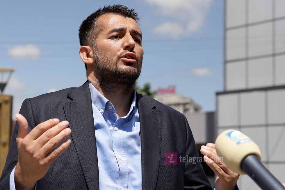 Proteste e pronarve te restoranteve dhe kengetare foto Ridvan Slivova 4 1