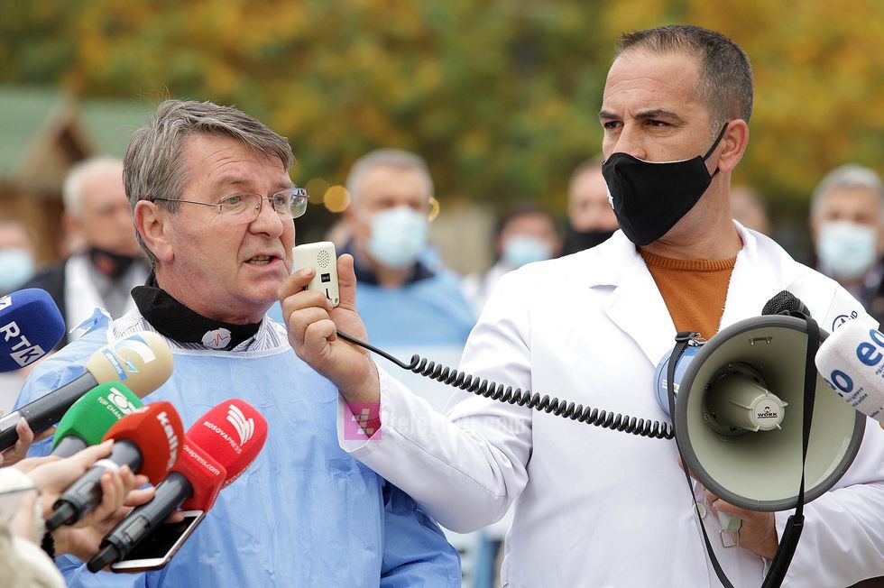 Proteste Federata e Sindikatave te Shendetesise foto Ridvan Slivova 15
