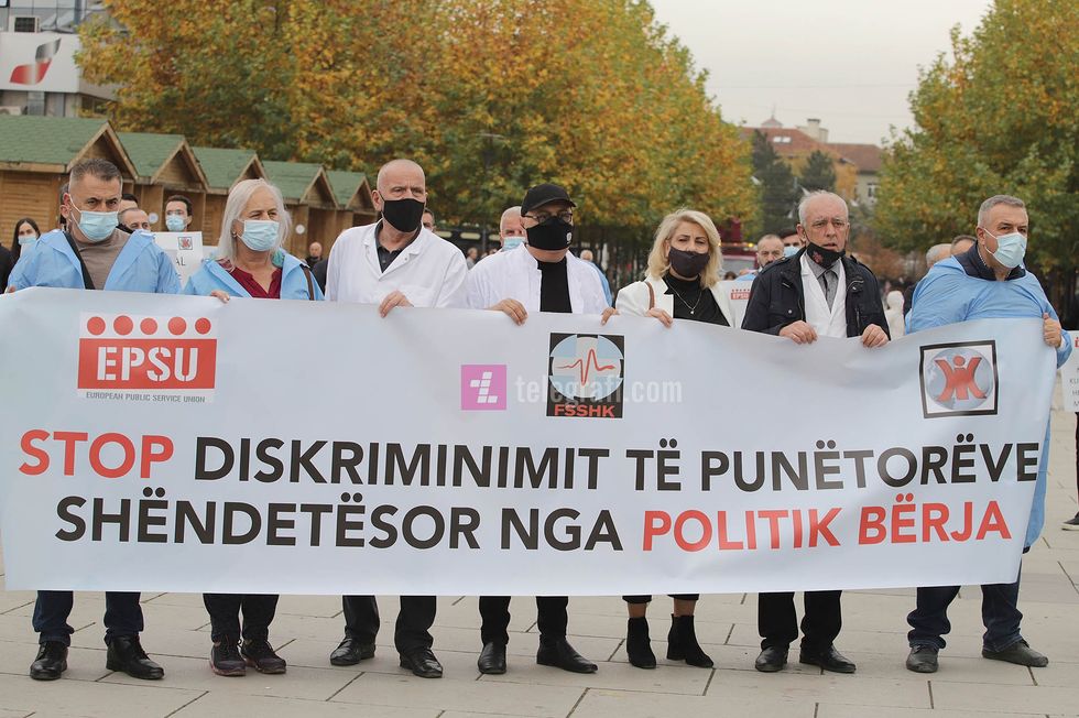 Proteste Federata e Sindikatave te Shendetesise foto Ridvan Slivova 27