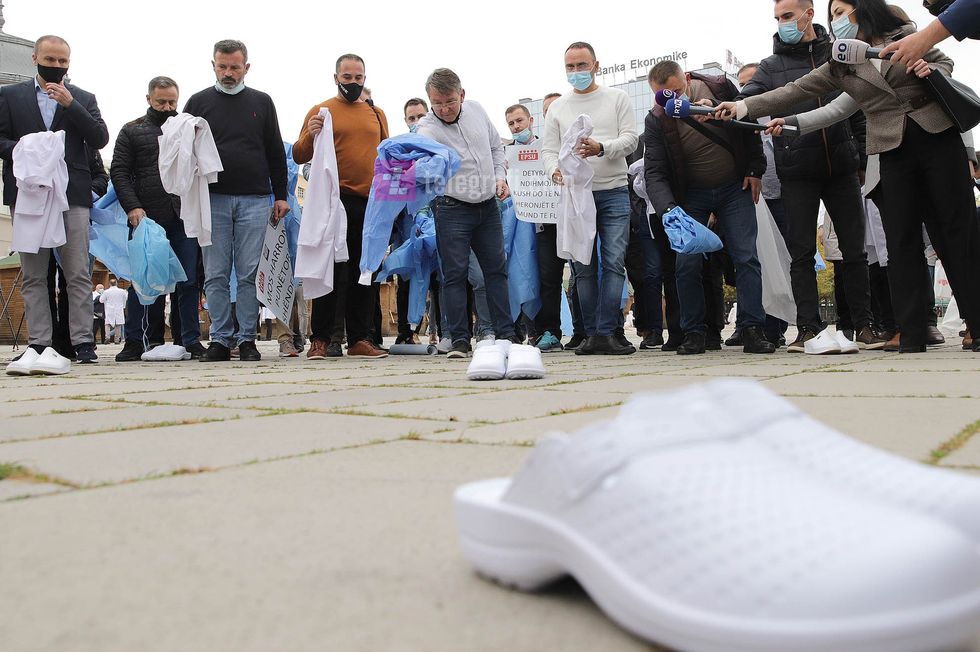 Proteste Federata e Sindikatave te Shendetesise foto Ridvan Slivova 31