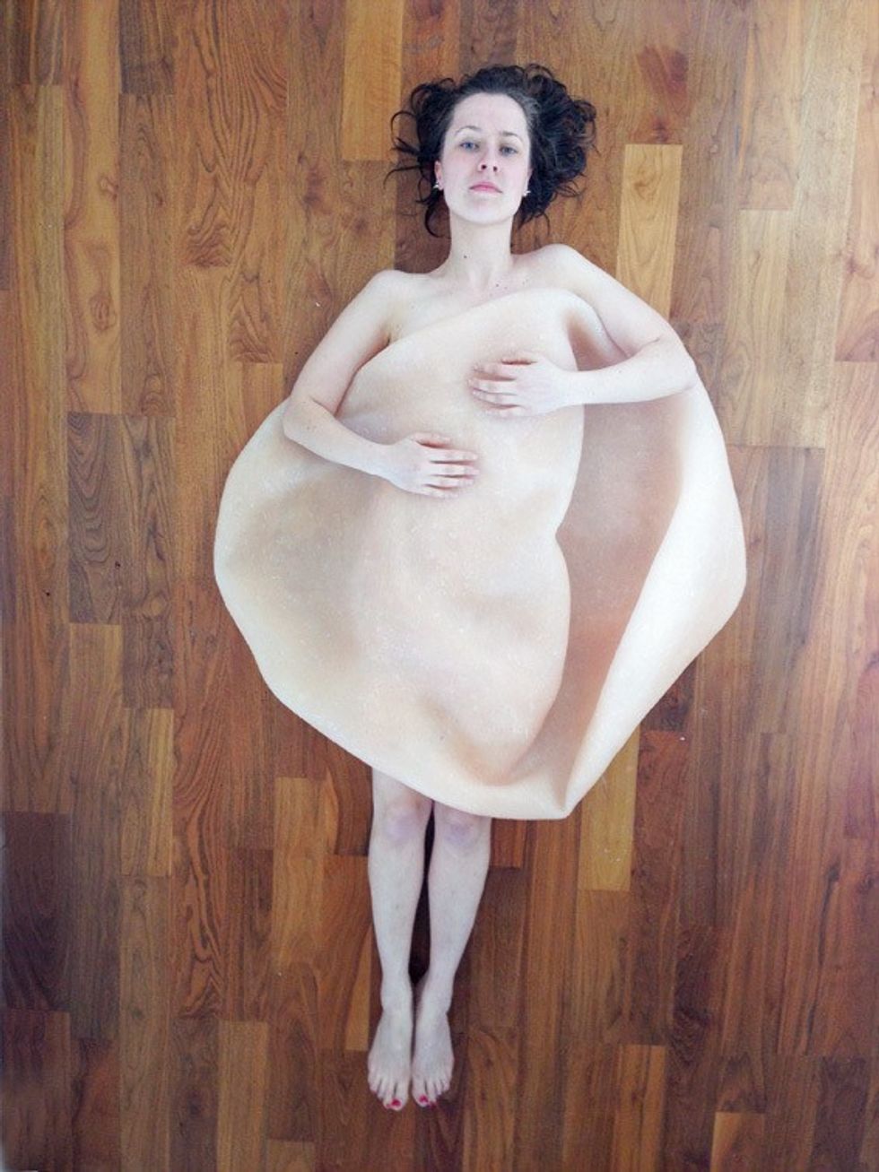 Provoni divanin qe ka siperfaqen dhe eren si te njeriut foto 3