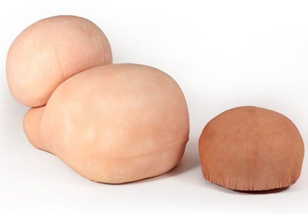 Provoni divanin qe ka siperfaqen dhe eren si te njeriut foto