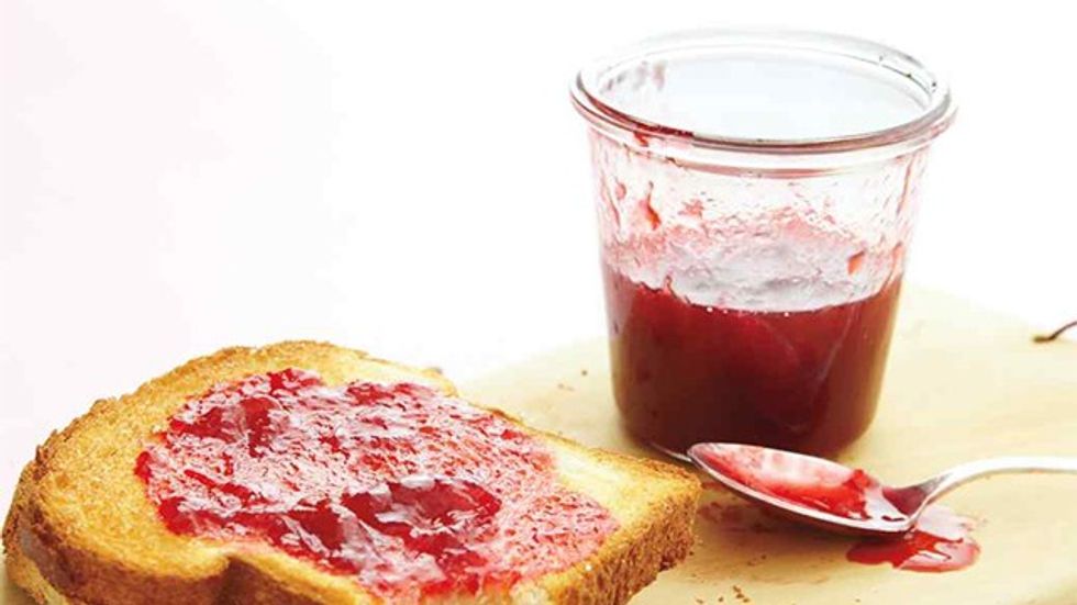 prune-plums-jam-0811mld106552_vert